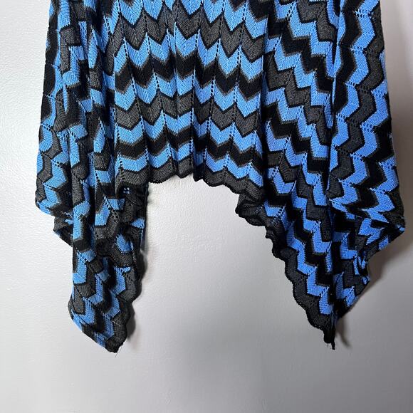 ✨Say What? Poncho Top One Size Blue Black Chevron Knit Y2K Boho Festival Sweater - Picture 3 of 7